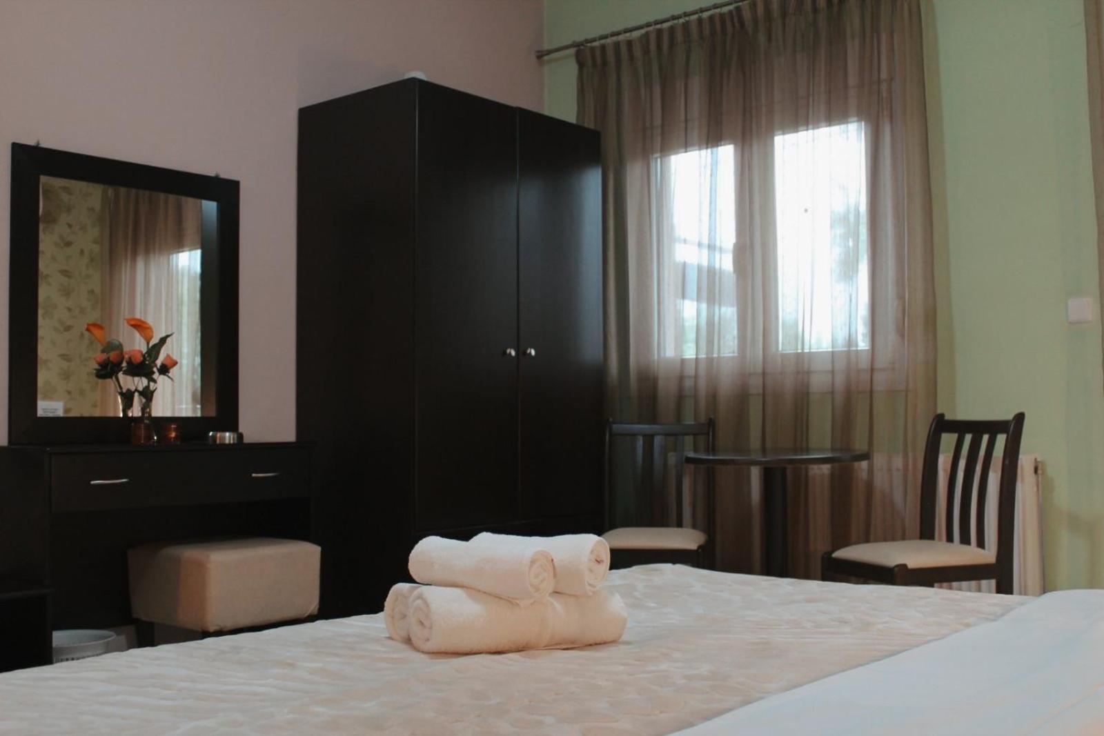 Enastron Hotel Като-Лутракі Екстер'єр фото