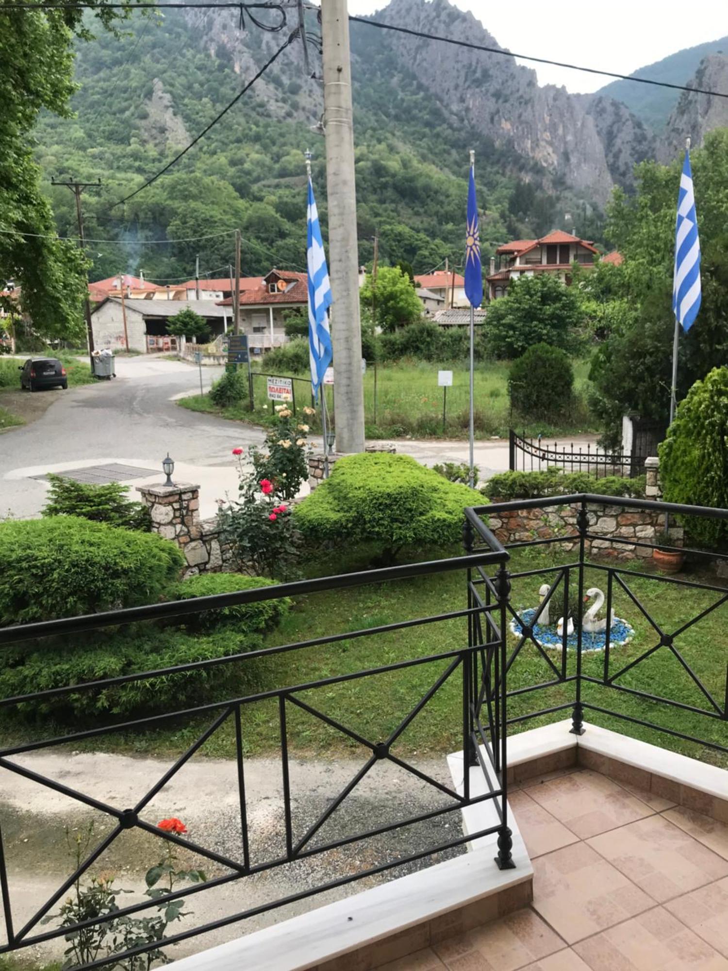 Enastron Hotel Като-Лутракі Екстер'єр фото